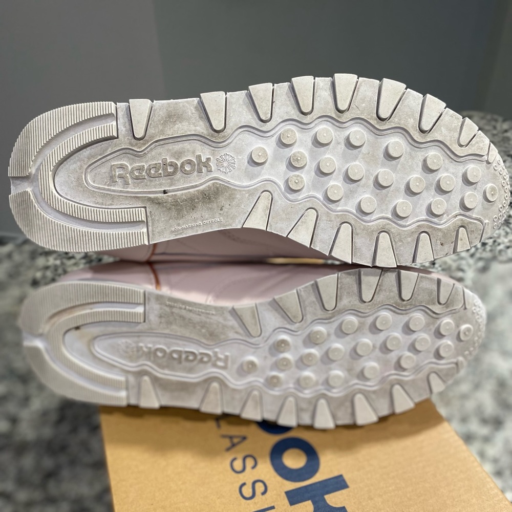 Womens Reebok Classics - Picture 9 of 10